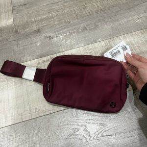 NEW! Everywhere Belt Bag Large 2L